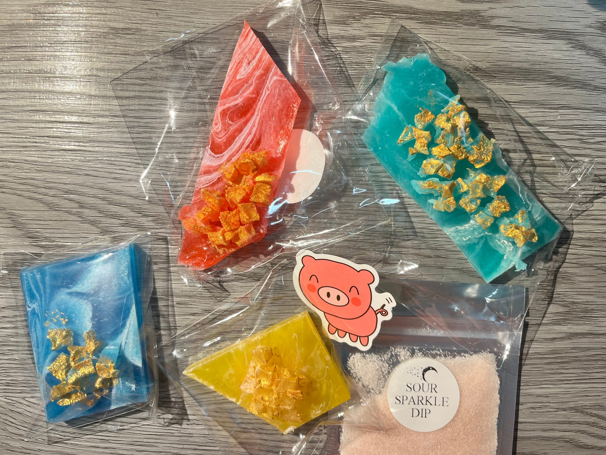 Handmade crunchy crystal candy with sour dip powder