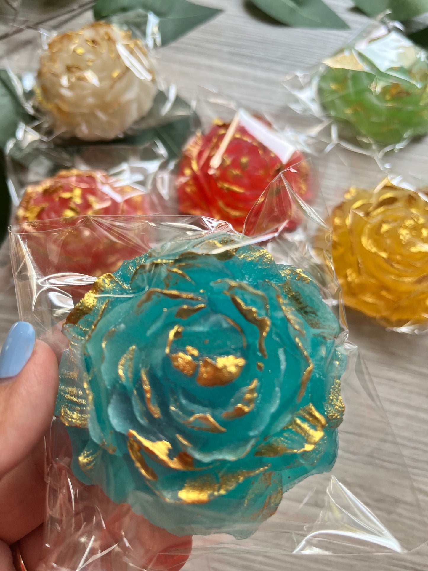 Beautiful Kohakutou in Flower Peony shape! Gorgeous and delicious, this delicate flower candy is a perfect gift for anyone or yourself