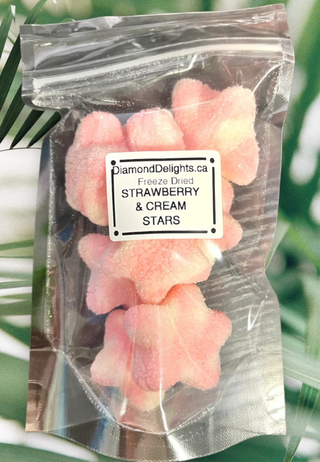Strawberry and Cream twisty stars pack a strong crunch and a strong strawberry flavour! These are our absolute favourites! If you like strawberries, then this is a must try!