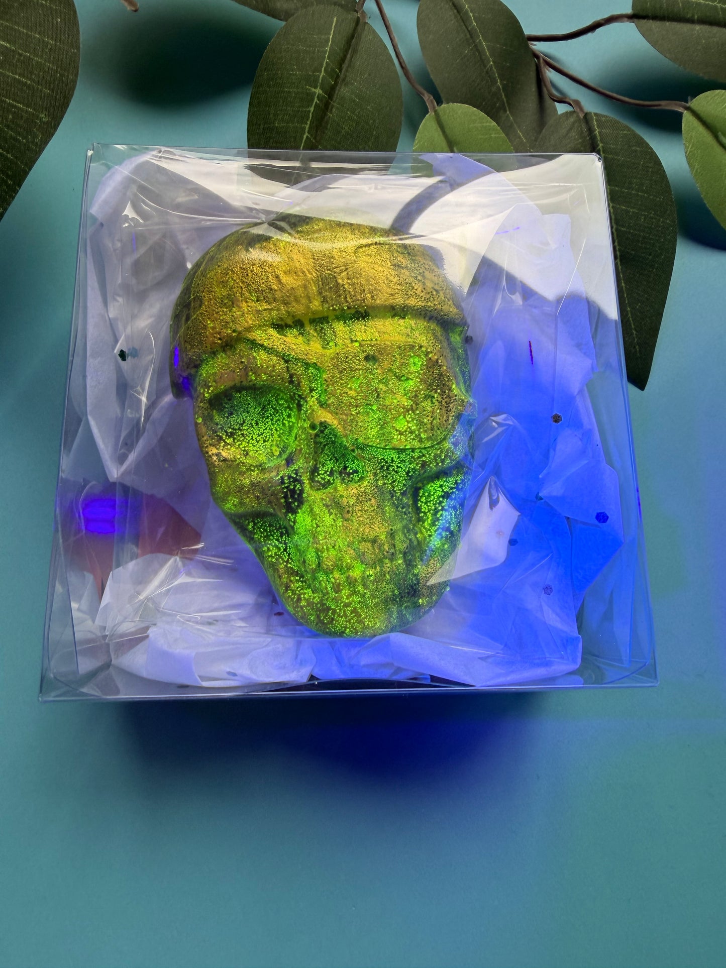 Glow-in-the-Dark Crystal Candy Skull – Assorted Shapes with UV Light & Sour Sparkle Dip