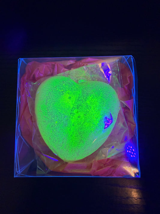 ✨ Glow Heart – Glow-in-the-Dark Crystal Candy ✨