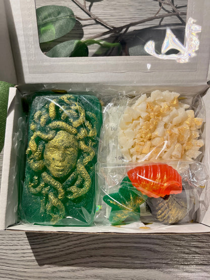 Deluxe MEDUSA Crystal Candy Box