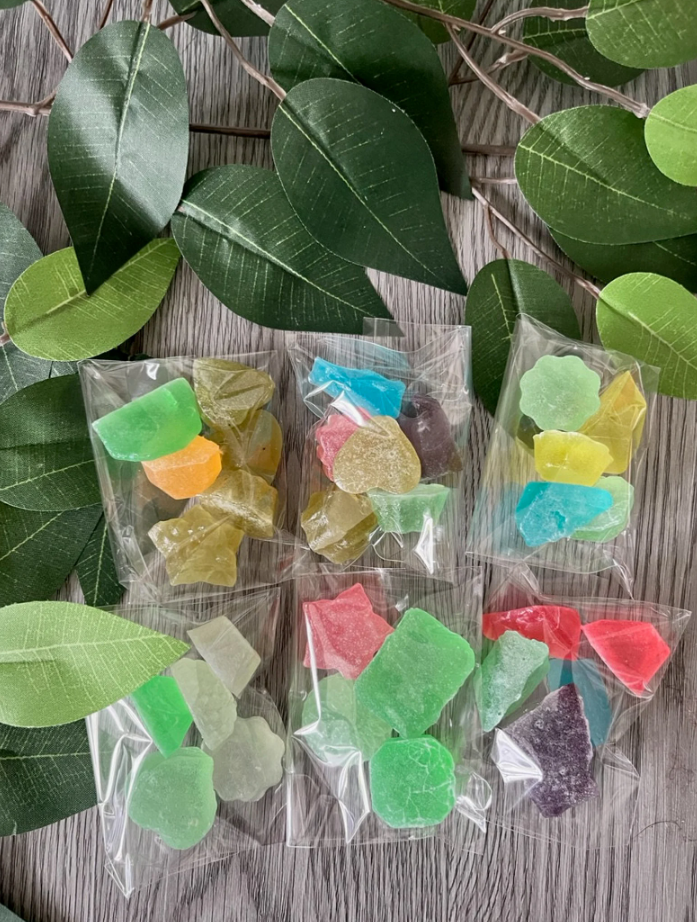 This listing is for 1 Pound of Assorted Crystal Candy box. Includes 1 pound of assorted flavours, shapes and colours. This box is assorted and will be mailed out with whatever is available in stock. There is no guarantee of candies that will be received.
